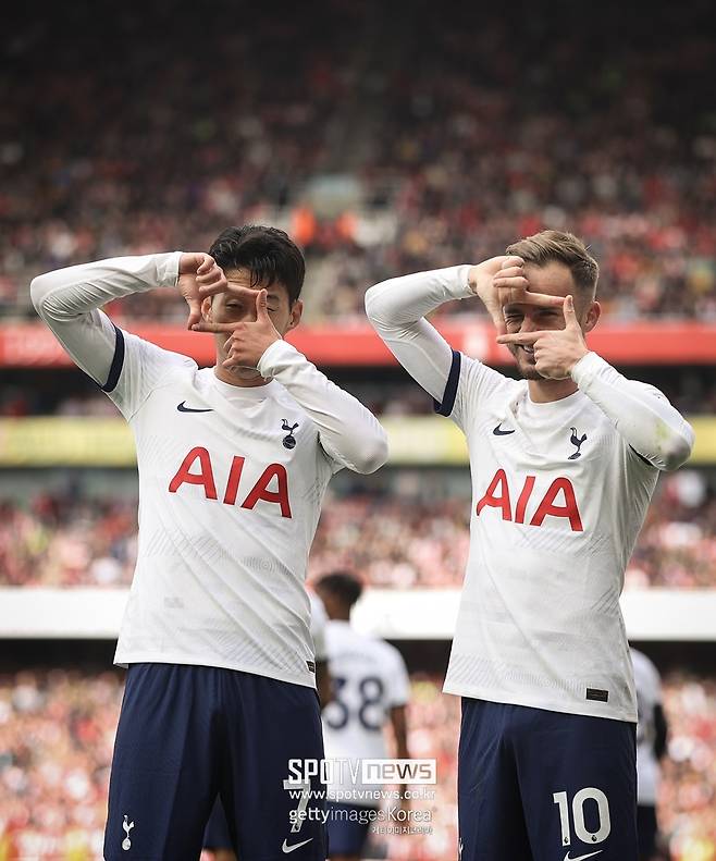 ▲ 세리모니를 함께 하는 사이다.