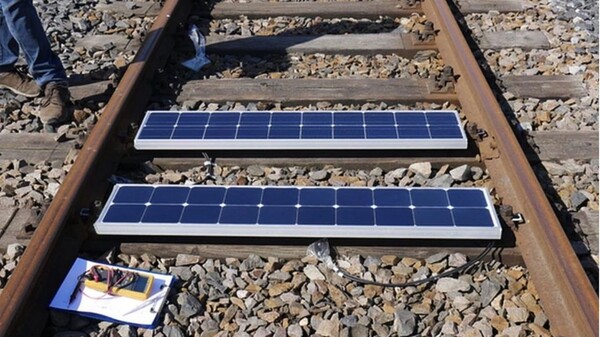 독일 철도에 설치된 태양광 발전 설비. Bankset Energy