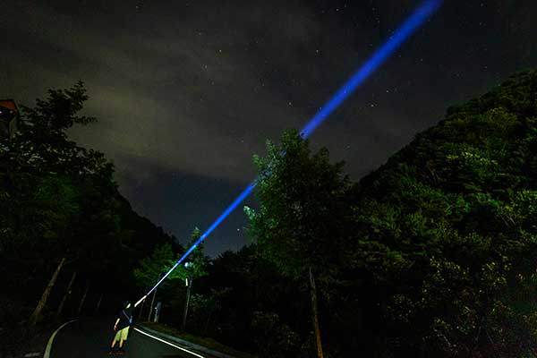 하이힐링원 정원에서도 별을 볼 수 있다. 이곳은 잘 가꿔진 숲 덕분에 분위기가 아주 좋다.