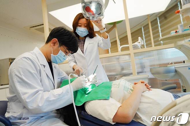 구강보건센터 치과진료 (해남군 제공) (사진은 기사 내용과 무관함) ⓒ News1/뉴스1 ⓒ News1 김태성 기자