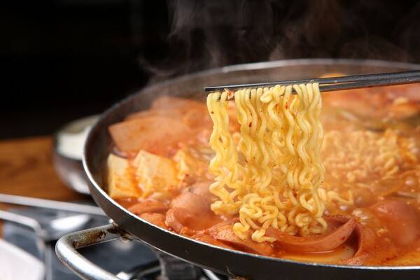 출처: 게티이미지뱅크 (부대찌개 축제)