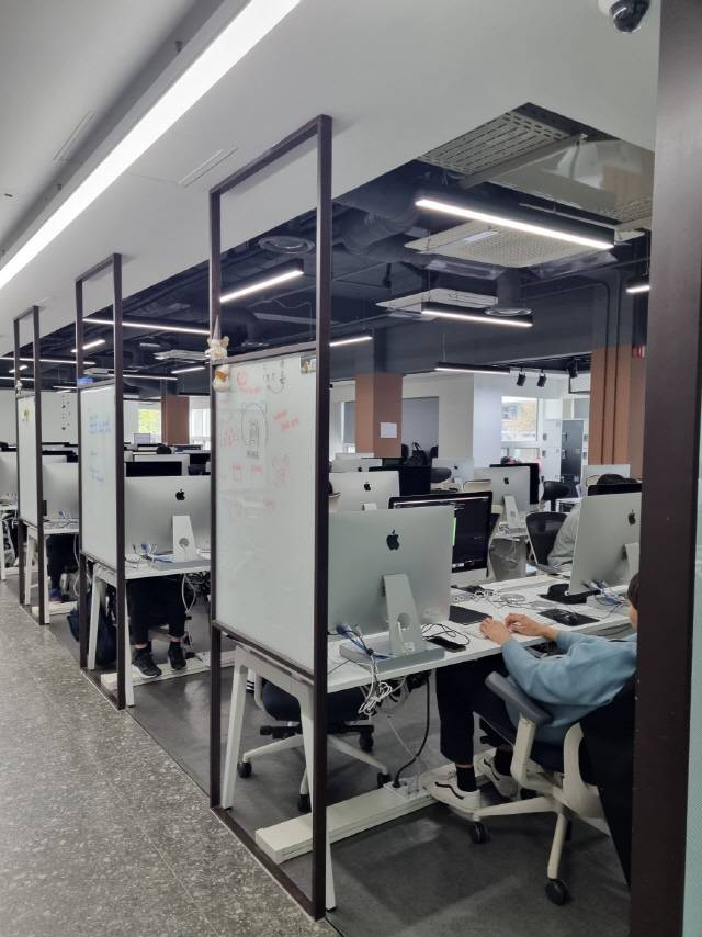 이노베이션아카데미 '42 SEOUL' 교육생 학습공간 <사진: 디지털타임스>