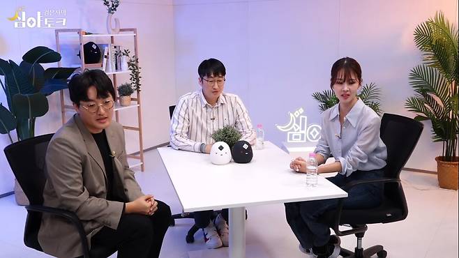 - 검은사막 방송 최 PD, 김재희 총괄 PD, MC 레이라