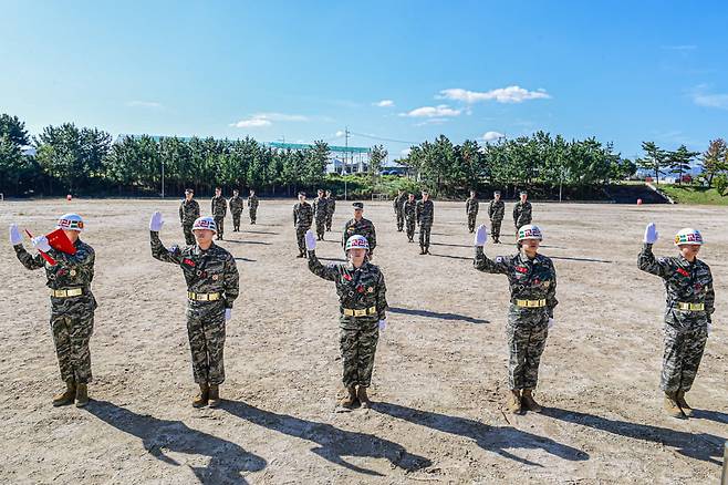 지난 10월 해병대 부사관 훈련생의 교육훈련단 입소식 모습. /해병닷컴