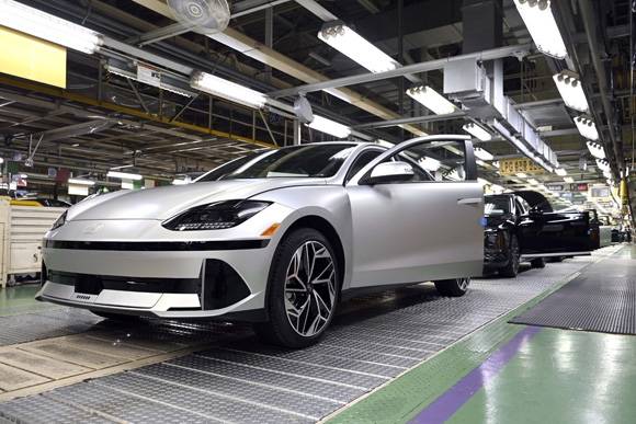 현대차 아산공장 그랜저·쏘나타·아이오닉6 생산라인. 현대자동차그룹 제공