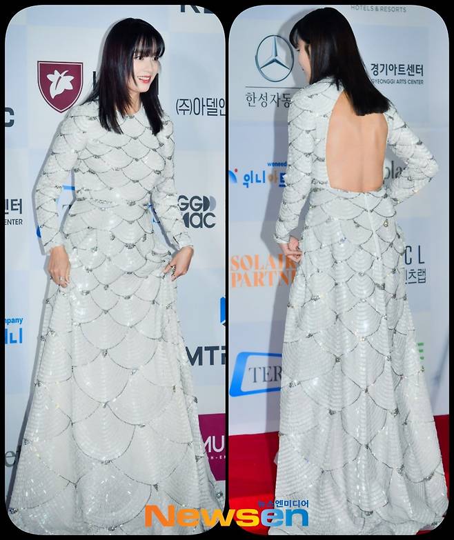 한효주, 정숙한 드레스의 반전 뒷태에 봉석이도 깜놀?