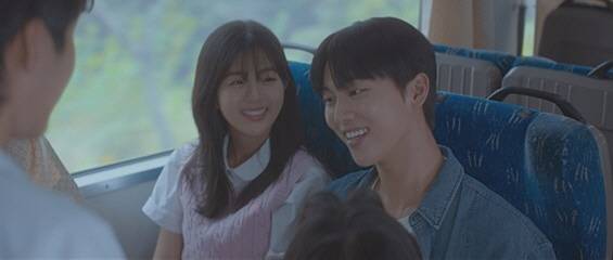 '반짝이는 워터멜론' 신은수(왼쪽), 최현욱. 방송화면 캡처