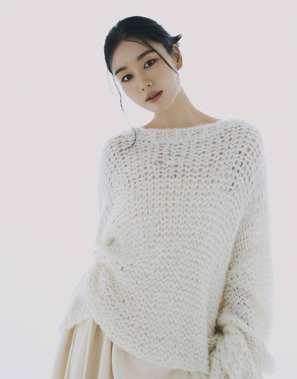 안은진이 '연인' 상대 배우 남궁민에 대해 "많은 도움을 받은 선배"라며 고마움을 표현했다. /UAA