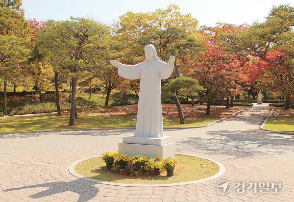 경기도내 다양한 명소를 이용한 랜드마크를 조성, 이를 통한 지역 정체성 확립이 필요하다는 지적이 나오고 있다. 화성 남양성모성지. 경기일보DB