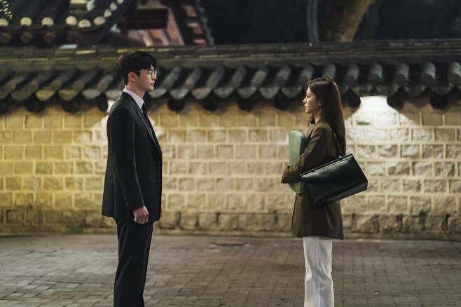 Go Yoon-jung forms a thrilling romance with Seo In-guk and Lee Do-hyun.On the 29th, Teabing original lee jae-jae, soon to die side unveiled the steal of secret cast Go Yoon-jung.Go Yoon-jung breaks down as novelist Ijisu, heralding a love-hate romance with Choi lee jae-jae (played by Seo In-guk) and Jang Gun-woo (played by Lee Do-hyun).Ijisu is a novelist who has been in love with Choilee jae-jae since college.Choi lee jae-jae, who met the old GFriend in the body of Jang Gun-woo in the punishment of death, also begins to get caught up in many emotions such as longing.Will Choi lee jae-jae continue his relationship with the old GFriend Ijisu in the body of another person?In the public photos, Choi lee jae-jae and Jang Kun-woo can confirm the opposite temperature to Ijisu.Choi lee jae-jae, who chose eternal separation from GFriend due to continued job failure, has a grudge in his eyes, while Jang Gun-woos face in front of Ijisu is standing up.When I am with Choi lee jae-jae, and when I am with Jang Gun-woo, I am curious about how Ijisus feelings will change.The premiere video, which was released together, contains the fateful first meeting of Choi lee jae-jae and Ijisu from the moment of reunion.In the warm spring where cherry blossoms are scattered, Choi lee jae-jae and Ijisu met on the occasion of Ijisus novel First Love manuscript on the university campus cloud bridge.Contrary to the past Ijisu who laughed brightly toward Choi lee jae-jae, the present Ijisu facing Jang Kun-woo has a dull face.Ijisu, who whispered love to Choi lee jae-jae, is interested in what kind of change he has undergone since the death of Choi lee jae-jae, and whether he can recognize the old lover who entered the body of Jang Gun-woo.lee jae-jae, soon to die is a life-transfer drama in which Choi lee jae-jae, just before falling into hell, experiences 12 deaths and lives by the judgment of death (Park Sang-dam).Part 1 We Were Here: Part 1 will be released on December 15th, and Part 2 We Were Here: Part 1 will be released on January 5, 2024.Prime Video is also available in more than 240 countries around the world.