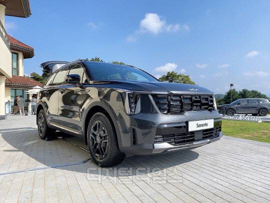 기아 쏘렌토 부분변경 모델.