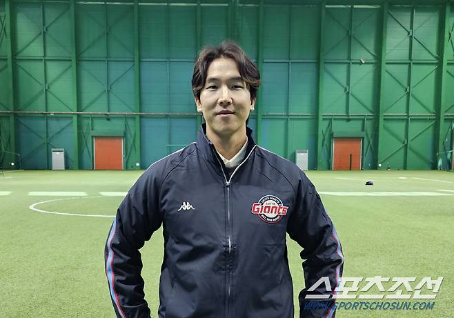 인터뷰에 임한 최항. 김영록 기자