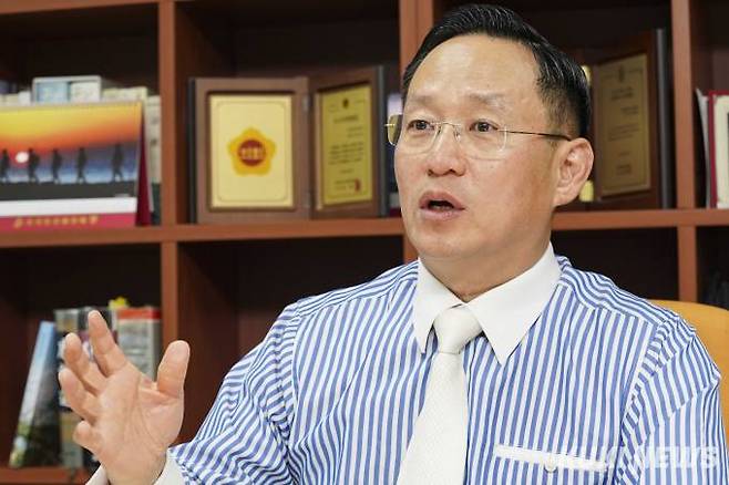 이승복 서울시의원(국민의힘·양천구 제4선거구)이 지난 4일 서울특별시의회 의원회관에서 쿠키뉴스와의 인터뷰에서 발언하고 있다. 사진=임형택 기자