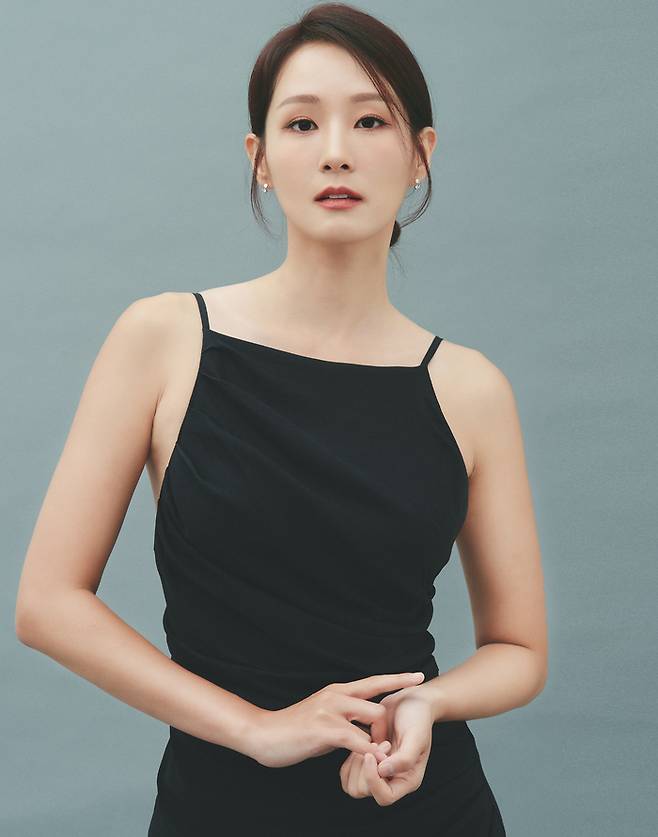 “‘아내의 자격’ 같은 사실주의적 드라마를 좋아한다”는 오정연은 “안판석 감독님과 작업해보고 싶다”고 했다. 사진 ㅣ이엘미디어컴퍼니