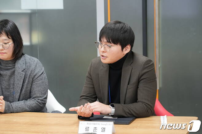 류준열씨가 서울 중구 청년재단에서 인터뷰를 진행하고 있다.(청년재단 제공)