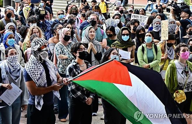 미국 캘리포니아대에서 개최된 팔레스타인 지지집회 [사진출처 = AFP 연합뉴스]