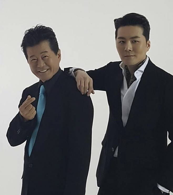 태진아(왼쪽)와 이루(사진=SNS)