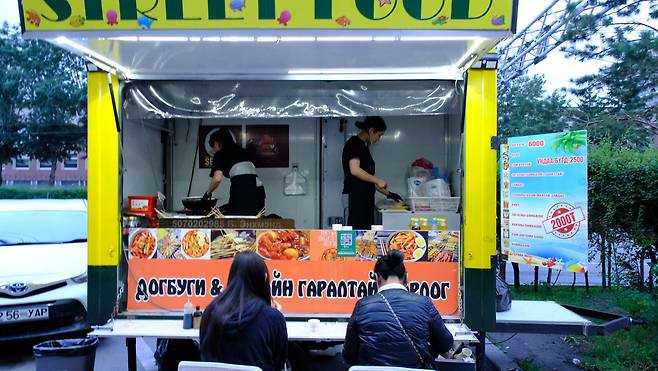 울란바토르에 있는 한 떡볶이 노점의 모습. /구아모 기자