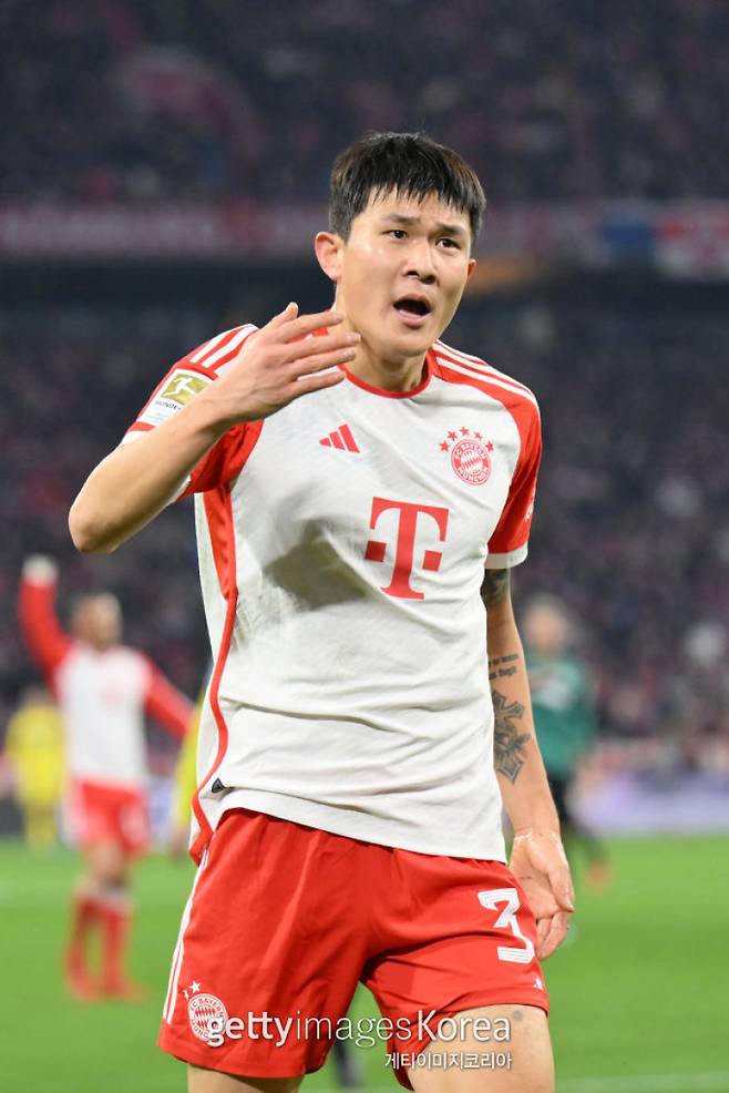 바이에른 뮌헨 김민재가 18일 슈투트가르트전에서 데뷔골을 터뜨린 뒤 포효하고 있다. 사진=게티이미지