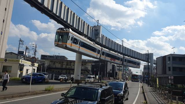 ▲오후나 에노시마 지역의 명물 현수식 열차 쇼난 모노레일 ⓒ박흥수