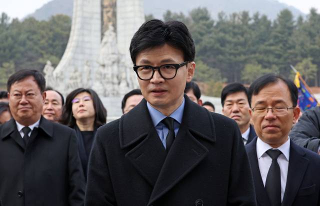 ▲국민의힘 한동훈 비상대책위원장이 2일 오전 국립대전현충원을 찾아 참배하고 있다. ⓒ연합뉴스