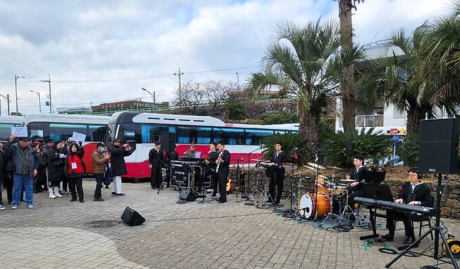 해군 군악대 환영 연주.