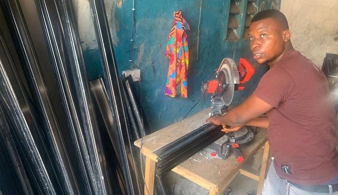 존불은 자신의 아이들은 극심한 가난을 겪지 않아도 돼서 행복하다고 말했다