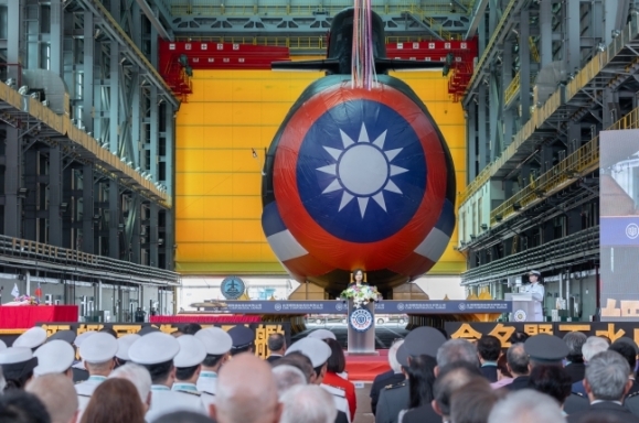 2023년 9월 28일(현지시간) 대만 정부 첫 자체 잠수함인 ‘하이쿤’(Hai Kun, 海鯤) 진수식에 앞서 차이잉원 대만 총통이 축하연설을 하고 있다. 대만 총통부 플리커