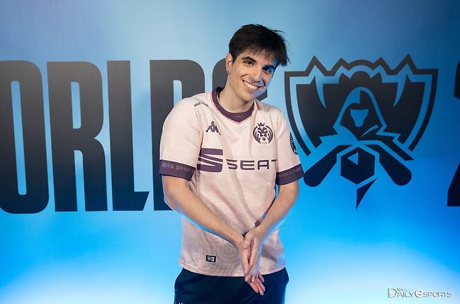 '엘요야' 하비에르 프라데스.