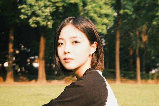 가수 HYNN(박혜원)이 소속사 뉴오더엔터테인먼트와 재계약을 체결했다. /뉴오더엔터테인먼트