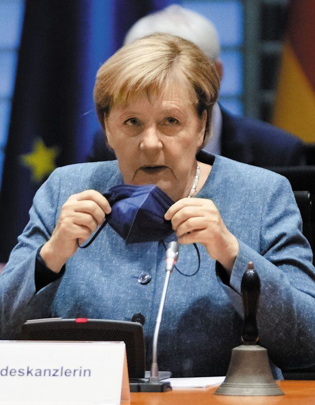 독일 총선을 나흘 앞둔 22일(현지 시각) 앙겔라 메르켈 총리가 수도 베를린의 총리 관저에서 각료 회의를 주재하고 있다. /AP 연합뉴스