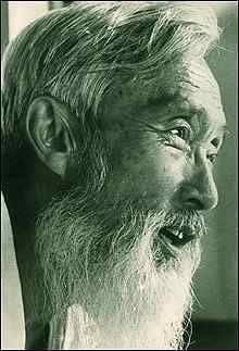 함석헌은 1945년 11월23일 신의주 학생 의거당시 소련군의 무자비한 학살을 목격하고, 배후 조종자로 몰려 고초를 겪다가 이듬해 초 월남했다.