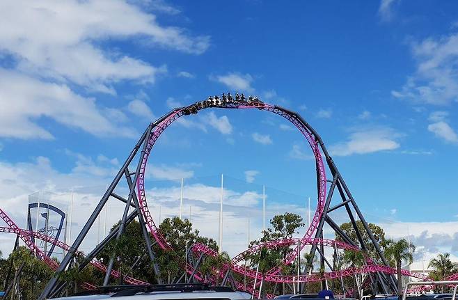 사고가 발생한 롤러코스터 ‘DC 라이벌 하이퍼코스터’(DC Rivals HyperCoaster). /엑스(X·옛 트위터)