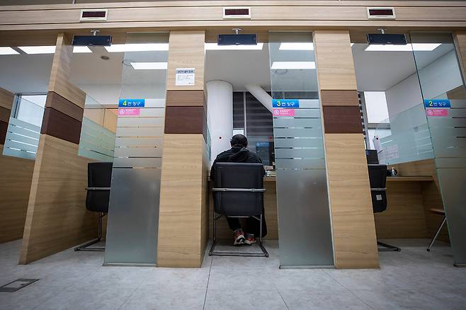법률구조공단 개인회생·파산 지원센터에서 한 채무자가 상담을 받고 있다. ⓒ시사IN 신선영