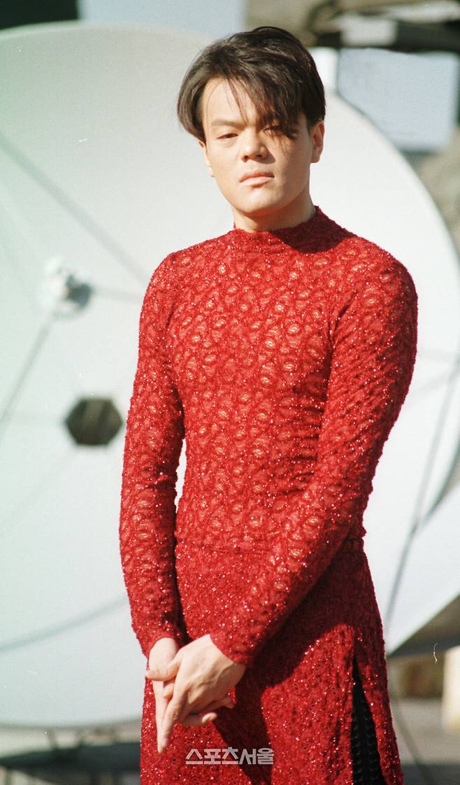 치파오를 연상시키는 옆트임 원피스. 스포츠서울DB