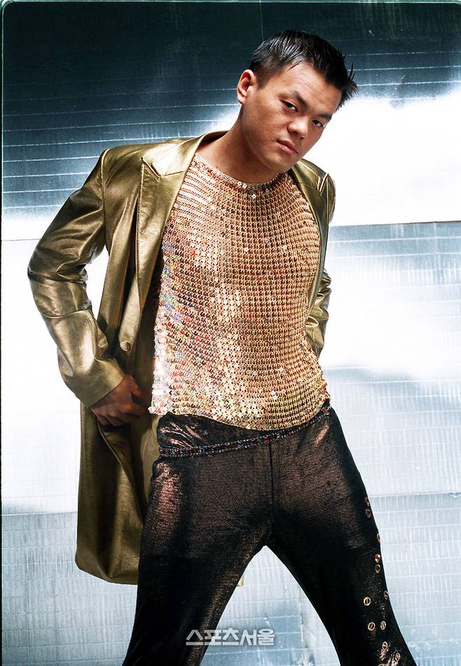 스팽글의 반짝임도 금박 재킷도 이보다 더 잘 소화할 수 있을까? 스포츠서울DB