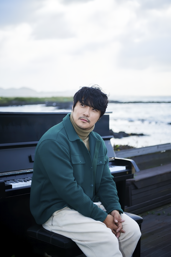 KCM이 "빠르게 바뀌는 음원 시장에서 20년을 해냈다는 것 자체가 기특하다"라고 말했다. /이미지나인컴즈