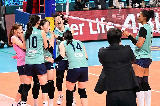 ▲ 환호하는 GS칼텍스 선수들 ⓒ KOVO