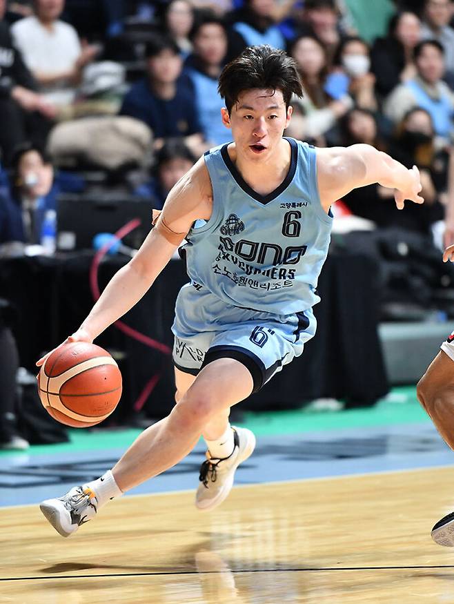 이정현.