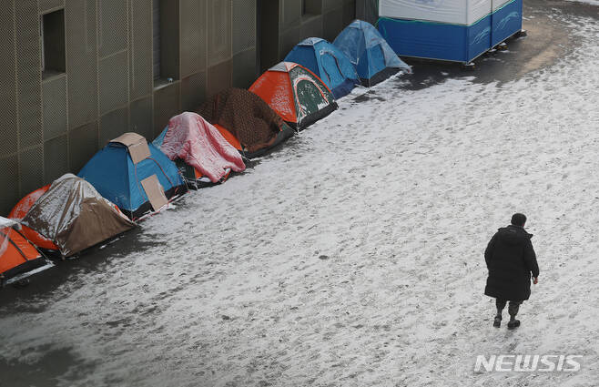 노숙인들이 설치한 텐트 (사진 = 뉴시스 DB) photo@newsis.com