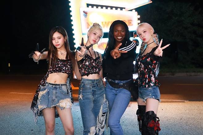 왼쪽부터 비비지 엄지, 신비, 안무가 카니, 은하. 빅플래닛메이드 제공