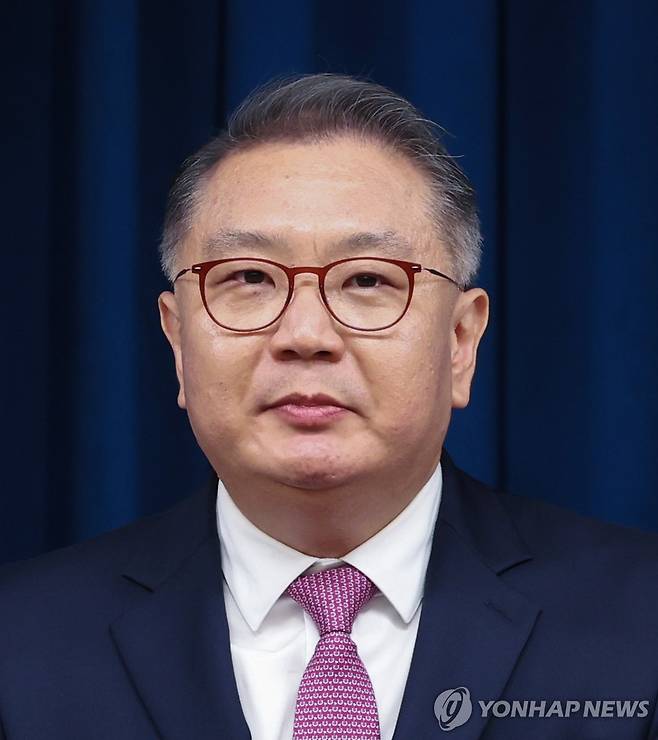 박상욱 대통령실 과학기술수석 (서울=연합뉴스) 진성철 기자 = 신설된 대통령실 과학기술수석에 임명된 박상욱 서울대 교수가 25일 서울 용산 대통령실 청사에서 소감을 말하고 있다. 2024.1.25 zjin@yna.co.kr