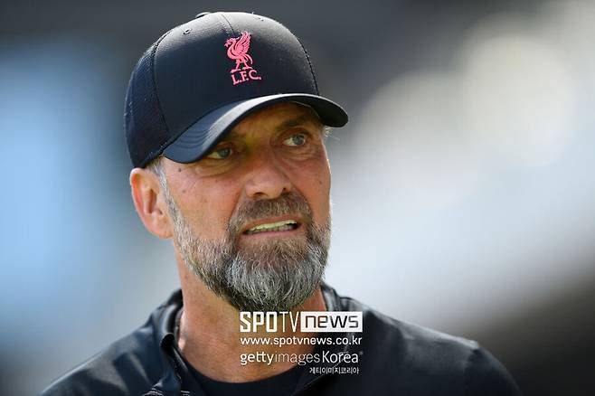 ▲ 클롭 감독은 “이 소식을 처음 듣는 순간 많은 사람들에게 충격을 안길 수 있을 것이다. 하지만 나는 분명이 설명할 수 있다. 나는 리버풀의 모든 것을 사랑하고, 도시의 모든 것을 사랑하며, 우리 서포터의 모든 것을 사랑하고, 팀과 스태프들을 사랑한다. 하지만 내가 이런 결정을 내리게 된 이유는 내 스스로가 팀을 떠나는 것이 옳다고 확신했기 때문이다”라고 전했다.
