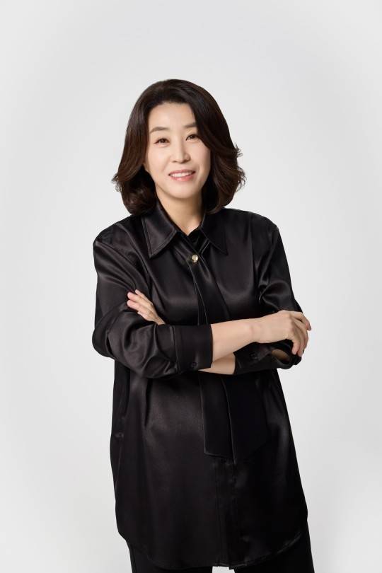 극중 자식만 70명이라는 김미경은 “엄마 역 말고 극단적인 캐릭터나 액션도 하고 싶다”고 했다. 사진 ㅣ씨엘엔컴퍼니