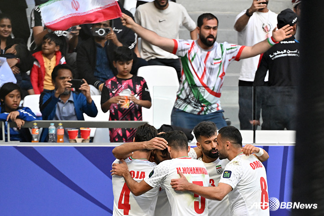 기뻐하는 이란 선수들. /AFPBBNews=뉴스1