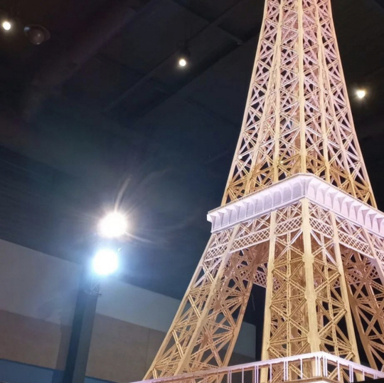 리샤르 플로 씨가 성냥개비로 만든 에펠탑. 인스타그램 캡처