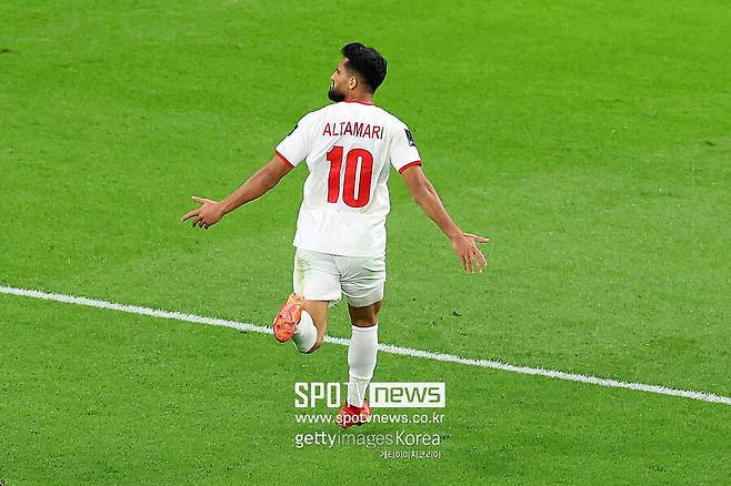 ▲ 위르겐 클린스만 감독이 이끄는 한국 축구대표팀은 7일 오전 0시(한국시간) 카타르 알 라이얀의 아흐메드 빈 알리 스타디움에서 열린 아시아축구연맹(AFC) 2023 아시안컵 4강에서 요르단에 0-2로 무릎을 꿇었다. 후반 8분 요르단 야잔 알 나이마트에게 내준 선제골을 극복하지 못했다.