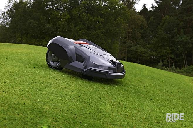 허스크바나의 로봇 잔디깎이 기계