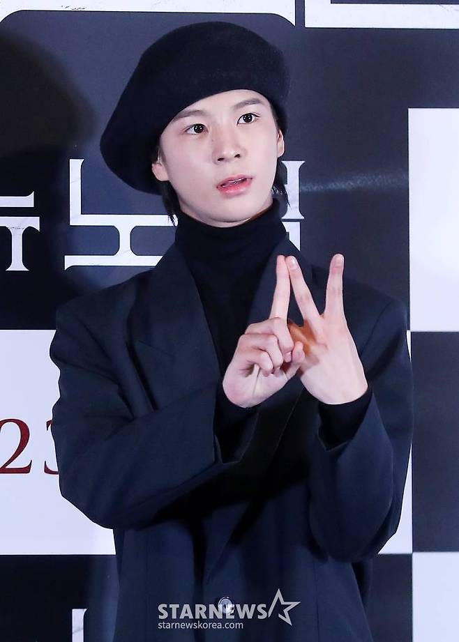 가수 겸 배우 정동원이 27일 오후 서울 용산구 아이파크몰 CGV에서 진행된 영화 '뉴 노멀' 언론시사회 및 기자간담회에 참석해 포즈를 취하고 있다. '뉴 노멀'은 공포가 일상이 되어 버린 새로운 시대에 도착한 웰메이드 말세 스릴러다. 2023.10.27 /사진=김창현