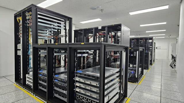 에스넷시스템은 각 고객사에 마련된 AI 및 클라우드 시스템을 원격 모니터링 시스템을 통해 운영, 관리한다